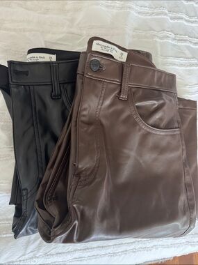Abercrombie & Fitch ‘90s Straight Ultra High Rise- TWO PAIRS